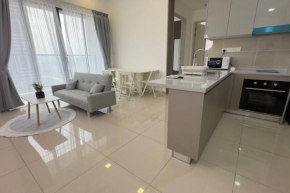 Luxury 2BR 2BR KLCC view service suites Trion KL